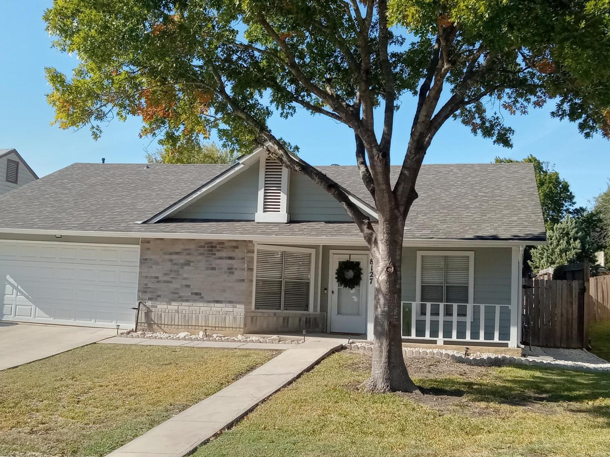 Charming 3 Bed 2 Bath In Ne