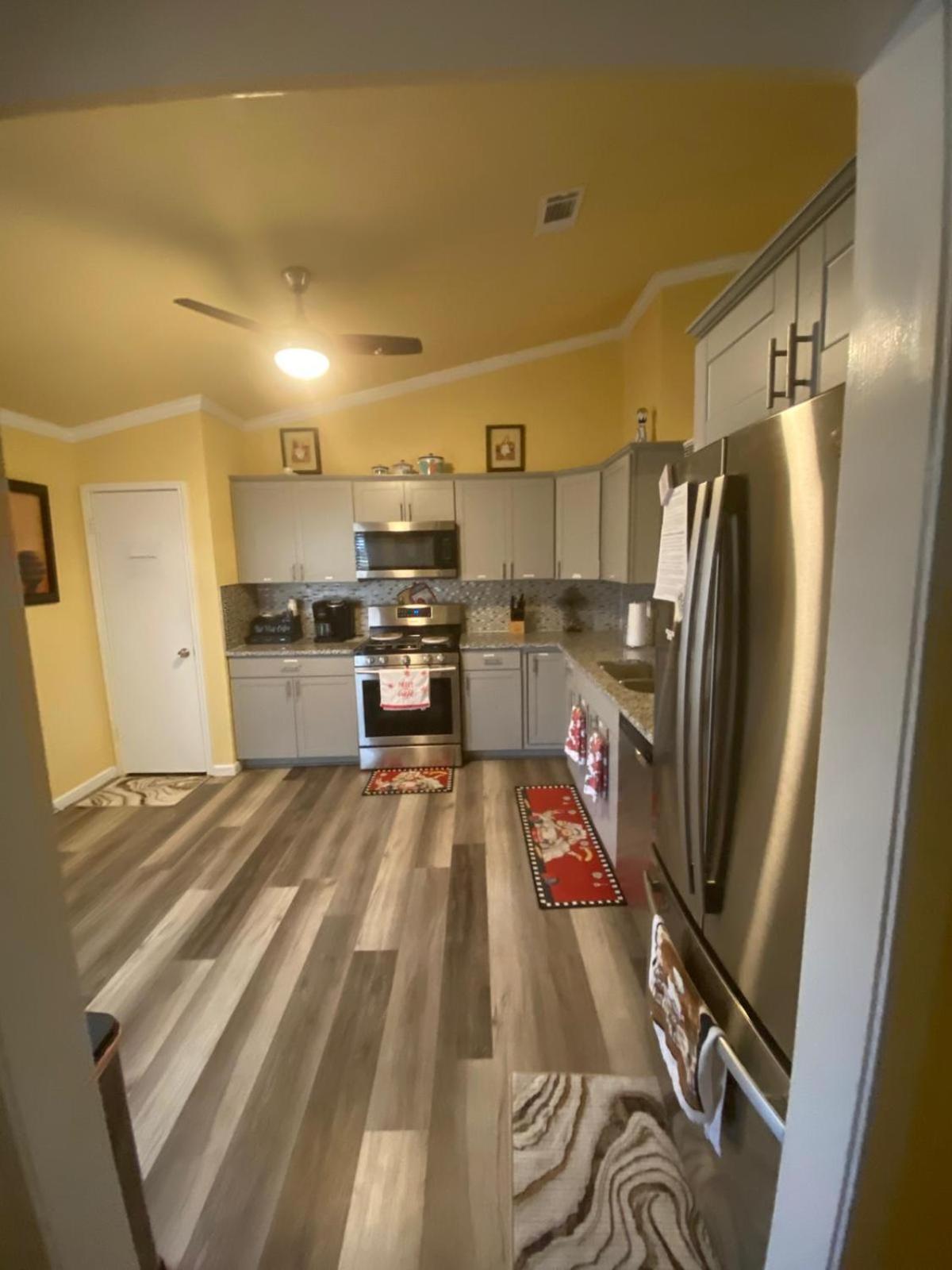 Charming 3 Bed 2 Bath In Ne Hébergement de vacances San Antonio