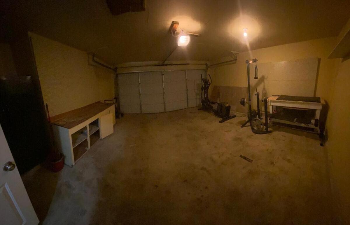 Charming 3 Bed 2 Bath In Ne *