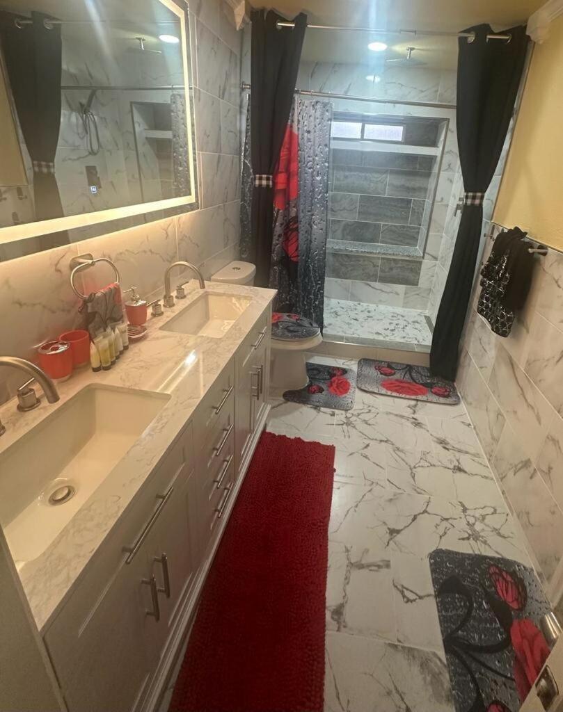 Charming 3 Bed 2 Bath In Ne Ferienhaus *