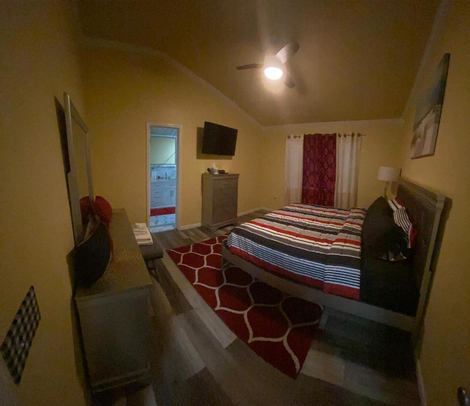 Charming 3 Bed 2 Bath In Ne Ferienhaus