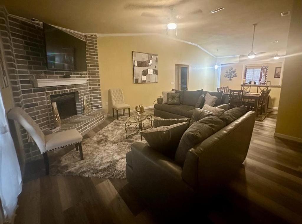 Charming 3 Bed 2 Bath In Ne Ferienhaus San Antonio